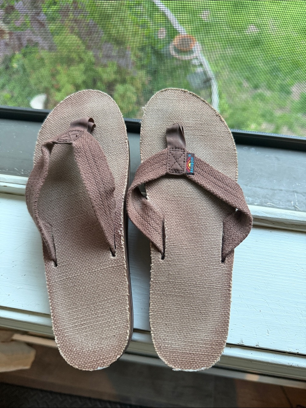 Rainbow Flirty Brady Single Layer Hemp with Arch Support and 1/2" Narrow Strap